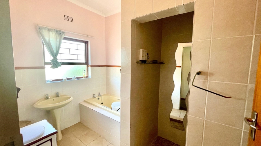 4 Bedroom Property for Sale in Durbanville Hills Western Cape